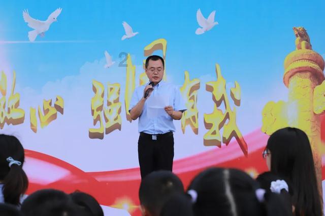 一场大雨冲现关羽墓,看到墓中头颅后,民众痛哭:拜错关羽数千年