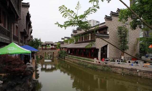 如何以最低的成本，最广的途径来获得还比较不错的二手儿童读物或是玩具？游戏画面